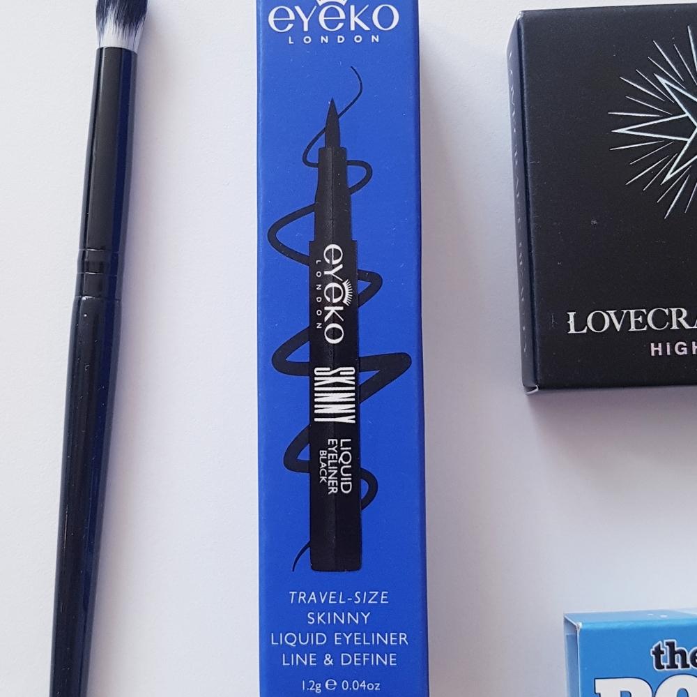 MIXED Mini Make-Up Bundle - Picture 5 of 13